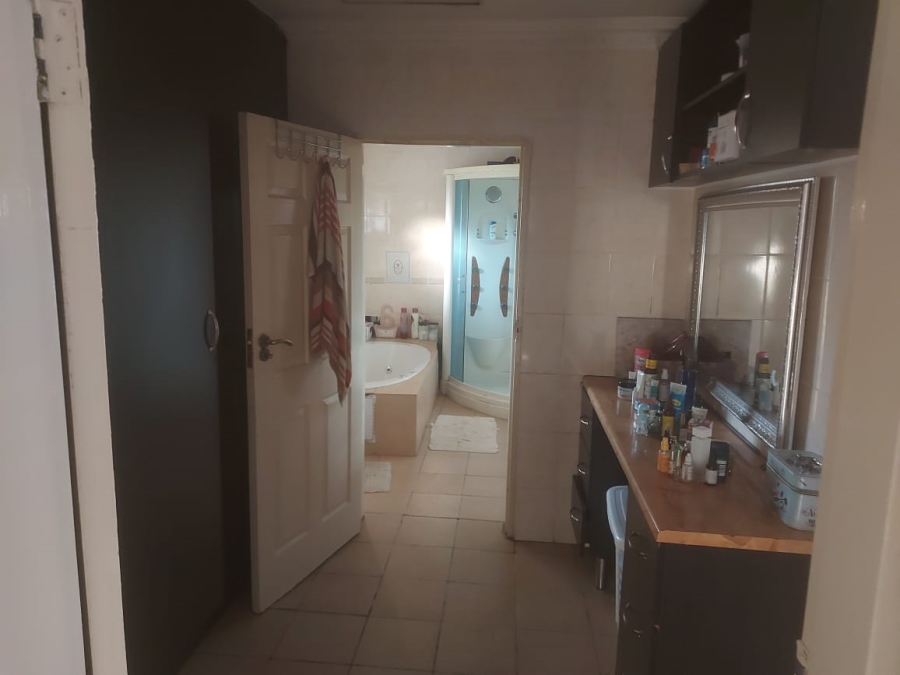 4 Bedroom Property for Sale in Oos Einde North West